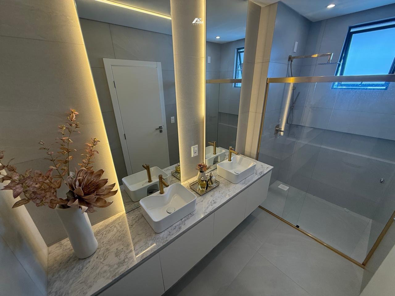 Apartamento à venda no Pioneiros: 