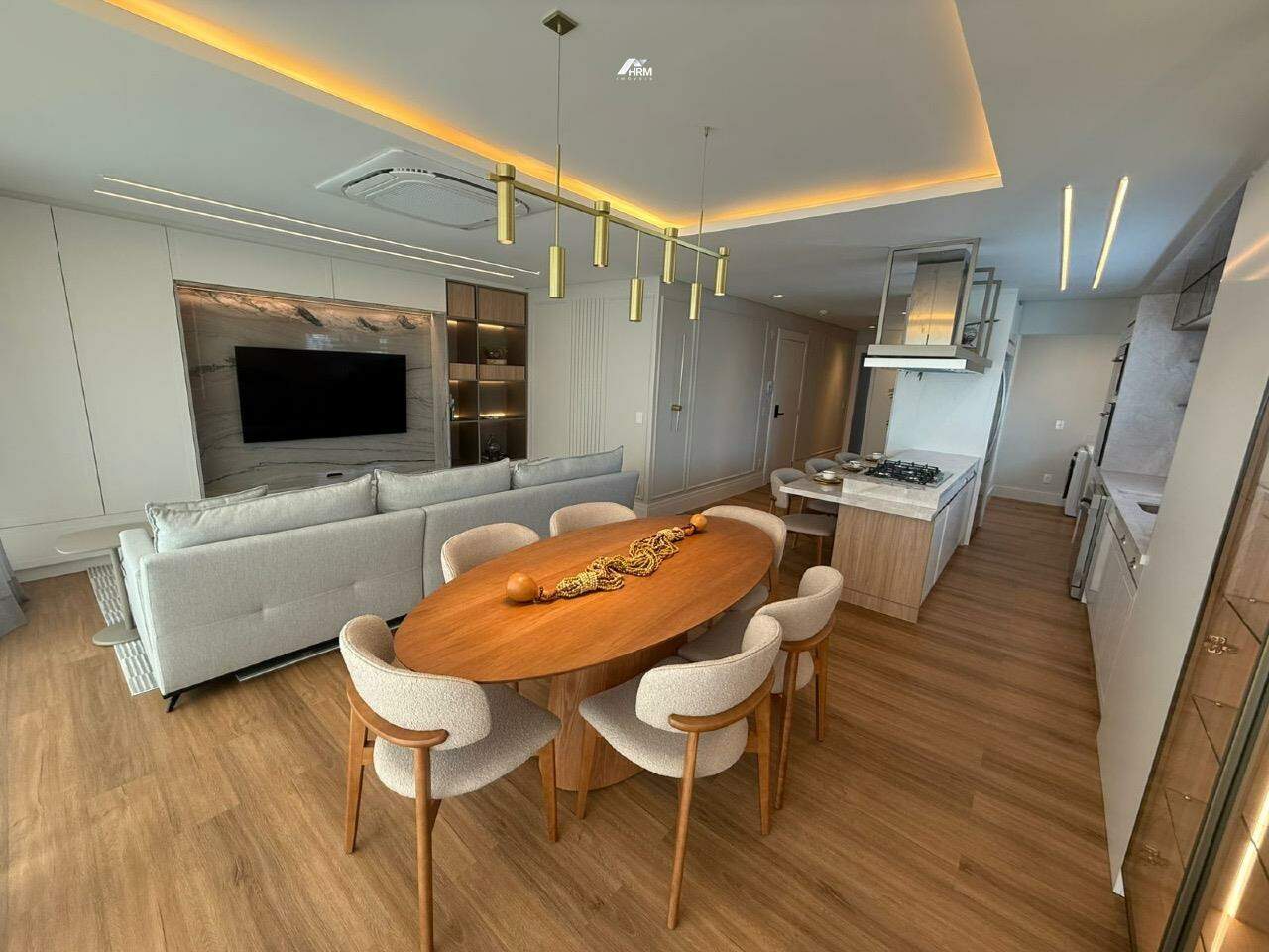 Apartamento à venda no Pioneiros: 