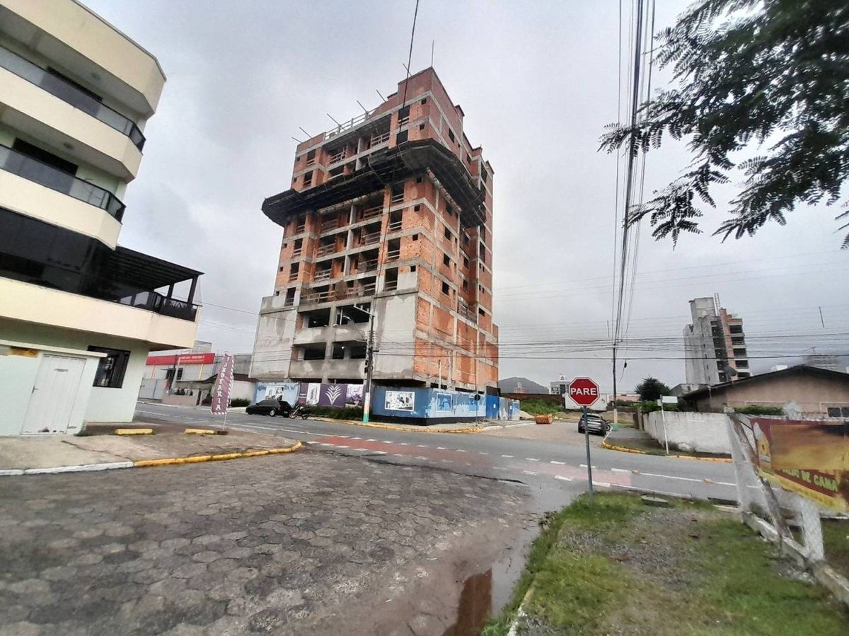 Apartamento à venda no Tabuleiro: 