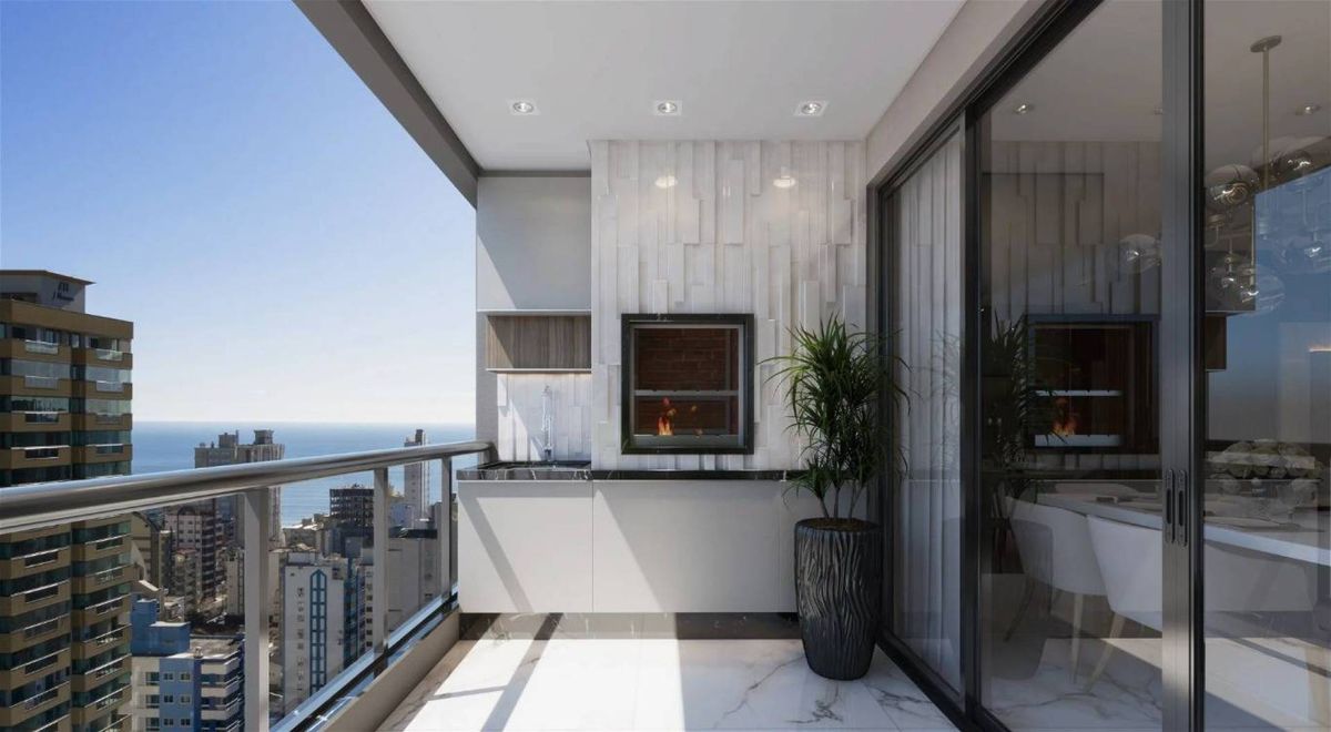 Apartamento à venda no Meia Praia: 