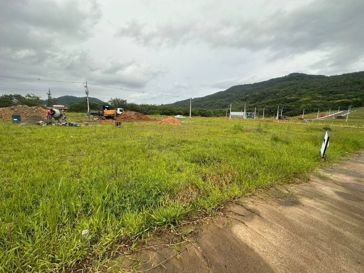 Terreno à venda no Rio Pequeno: 