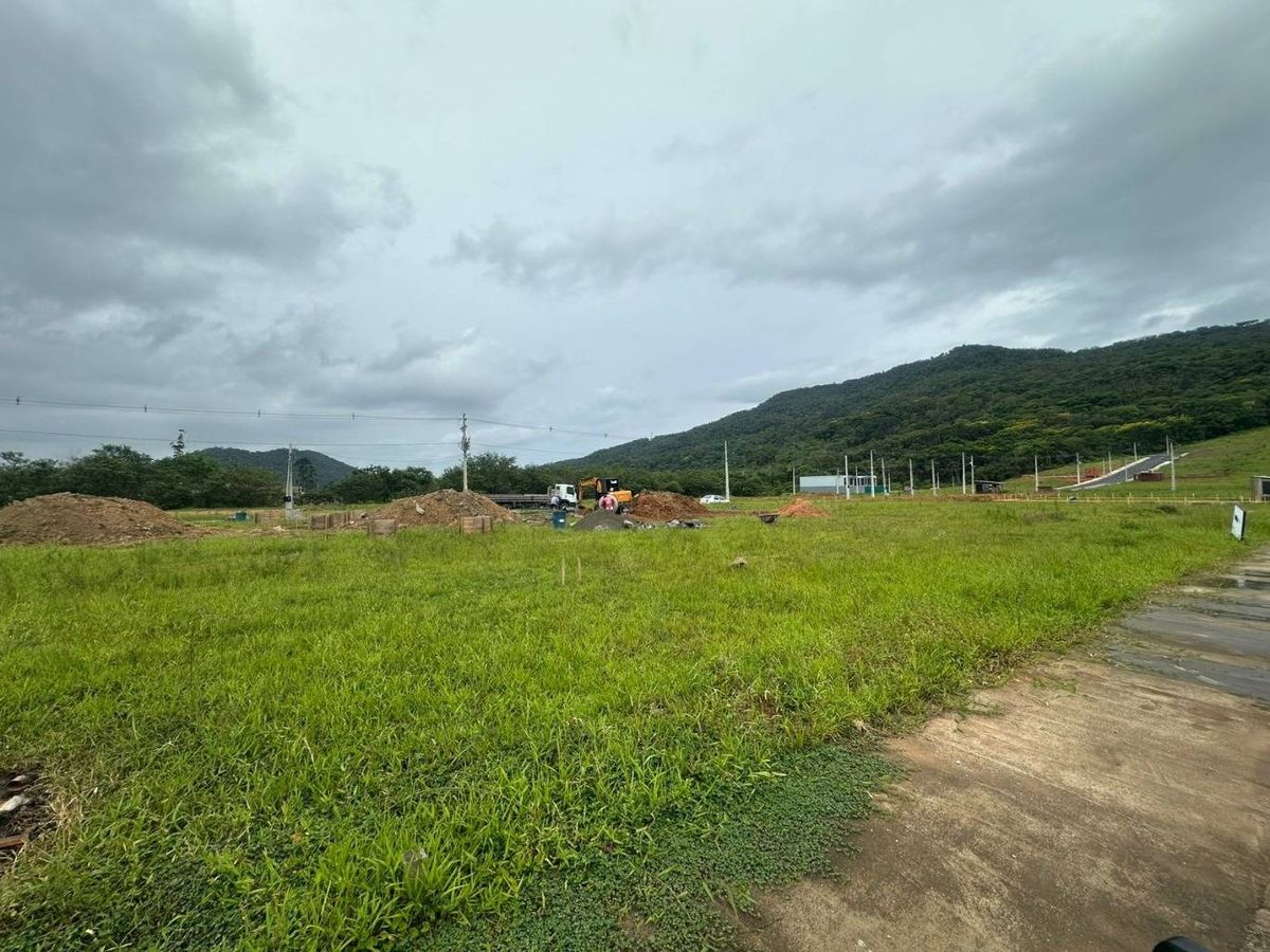 Terreno à venda no Rio Pequeno: 