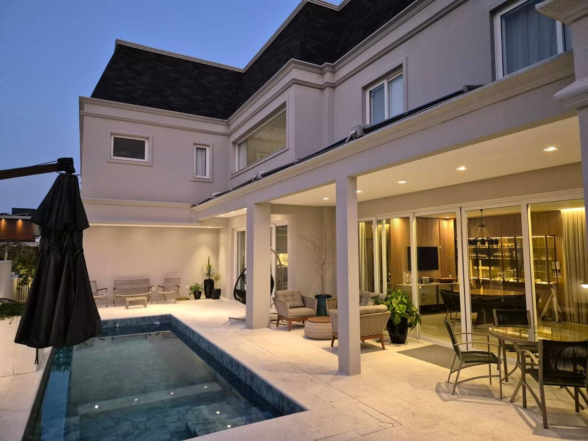 Casa à venda no Centro: 