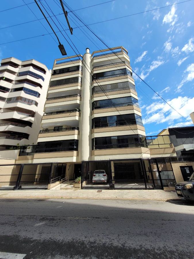 Apartamento à venda no Meia Praia: 