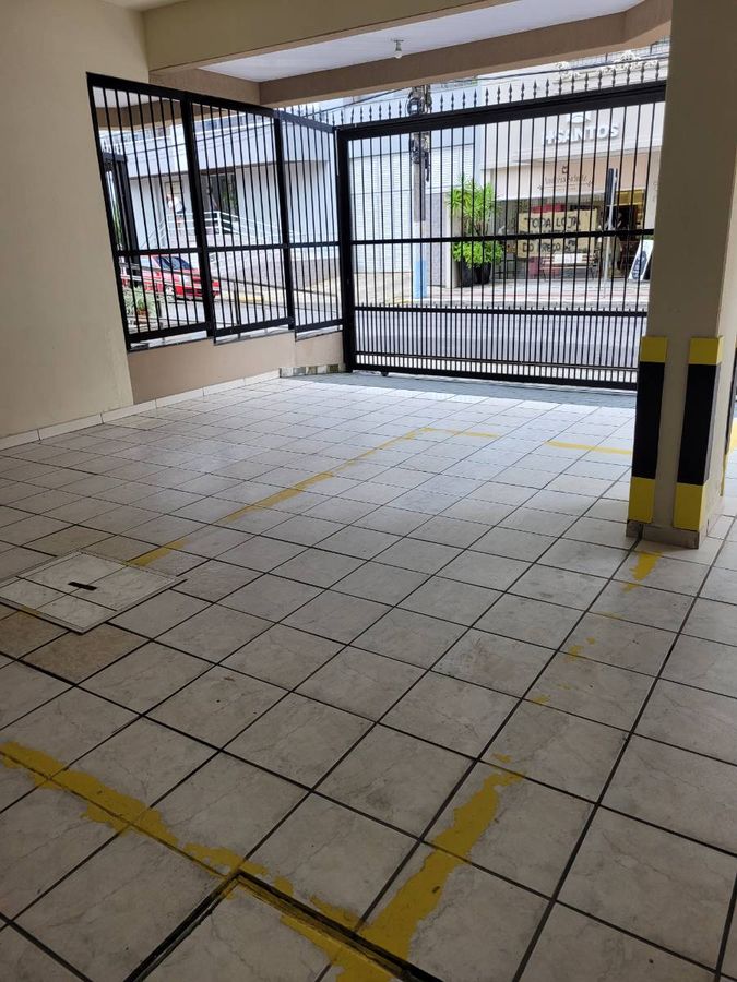 Apartamento à venda no Meia Praia: 