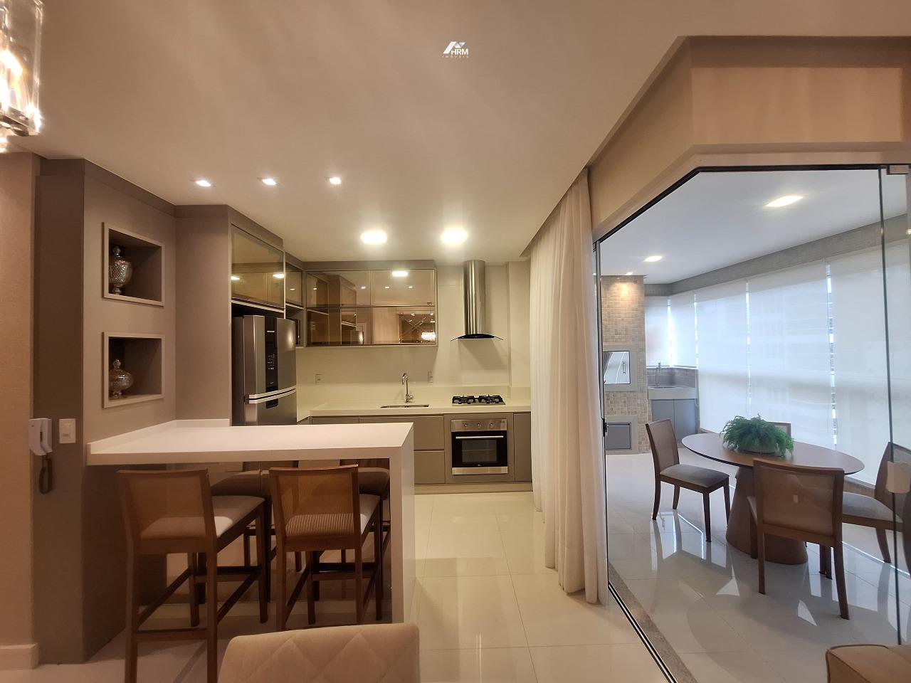 Apartamento à venda no Meia Praia: 