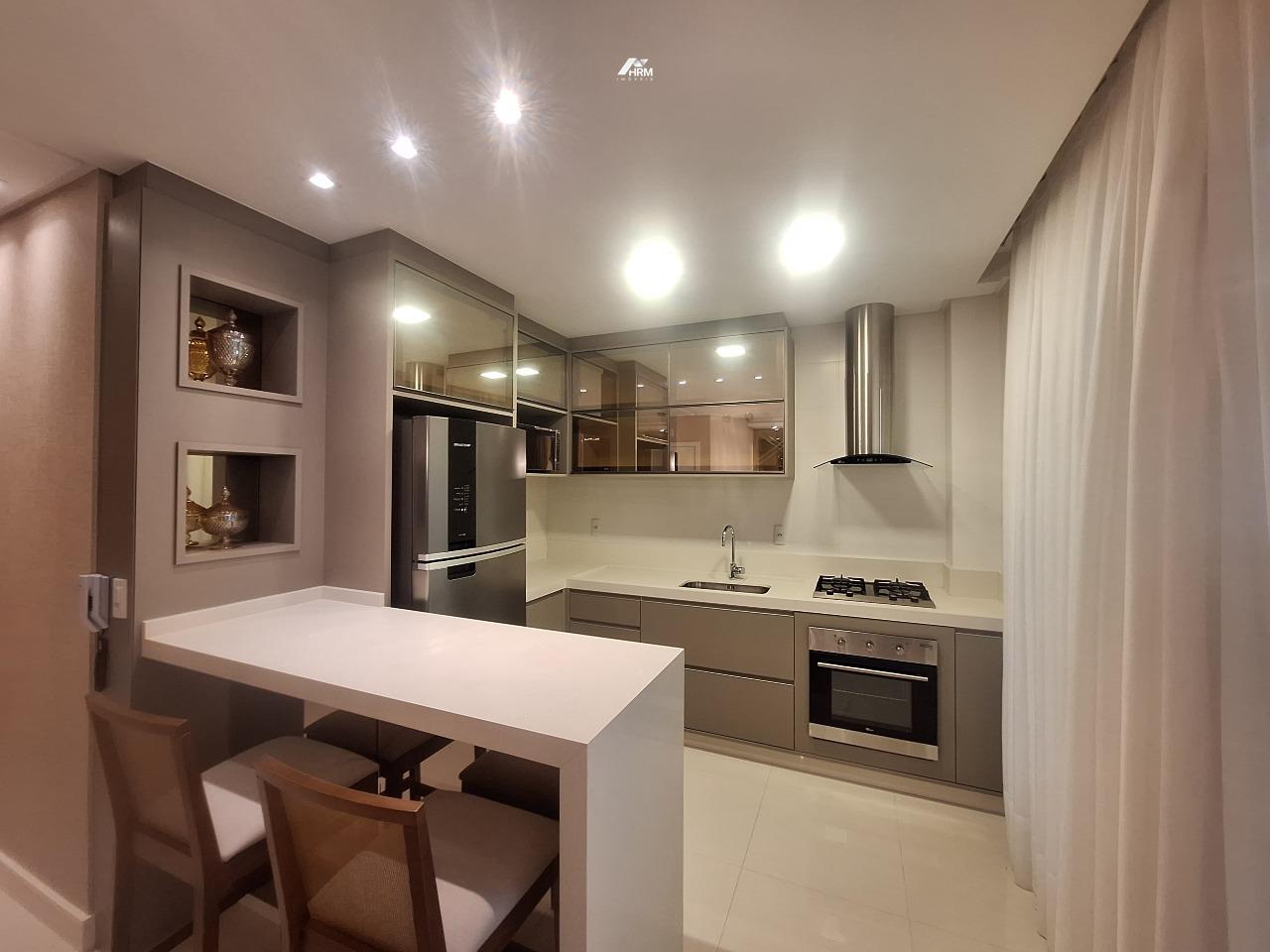 Apartamento à venda no Meia Praia: 