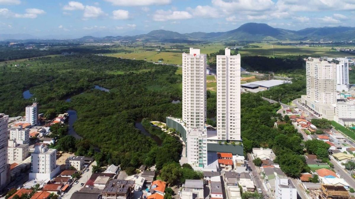 Apartamento à venda no Meia Praia: 