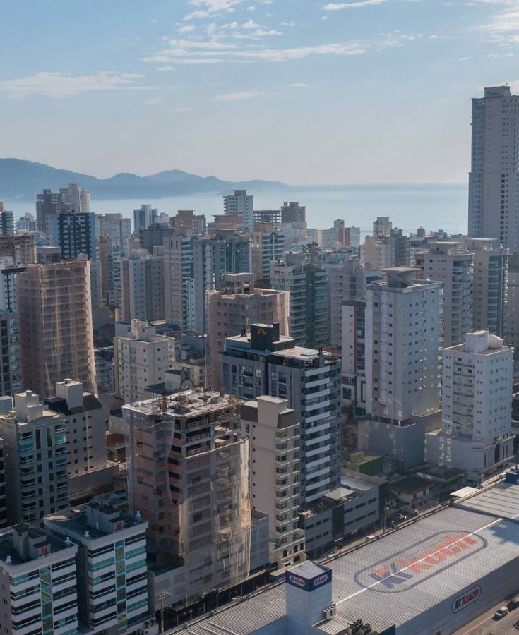 Apartamento à venda no Meia Praia: 