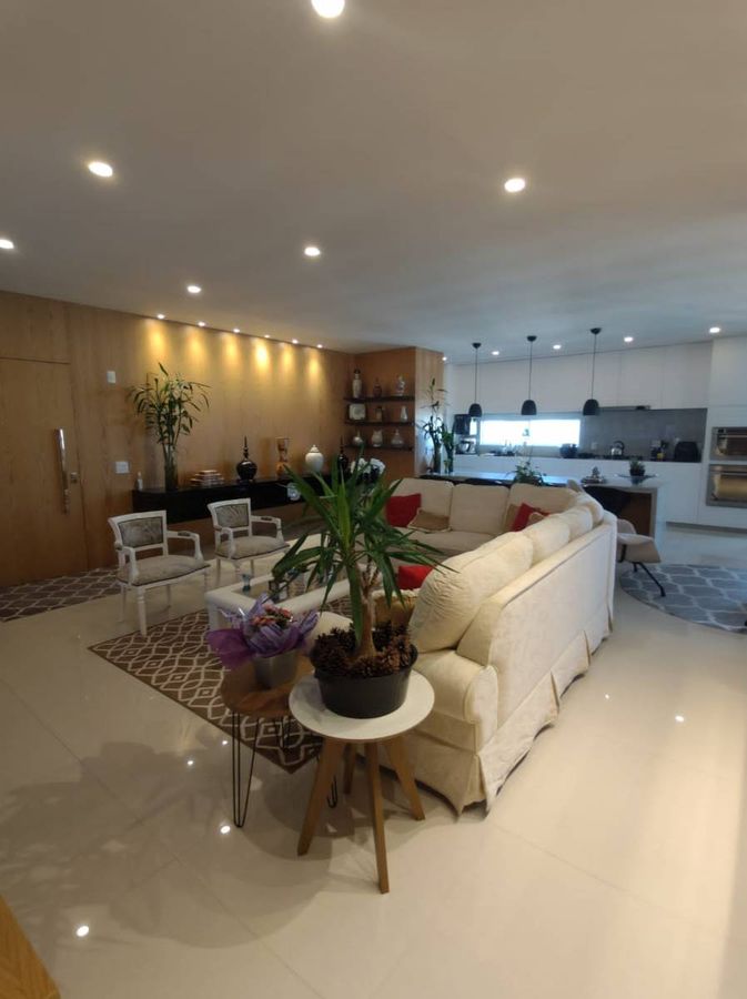 Apartamento à venda no Meia Praia: 