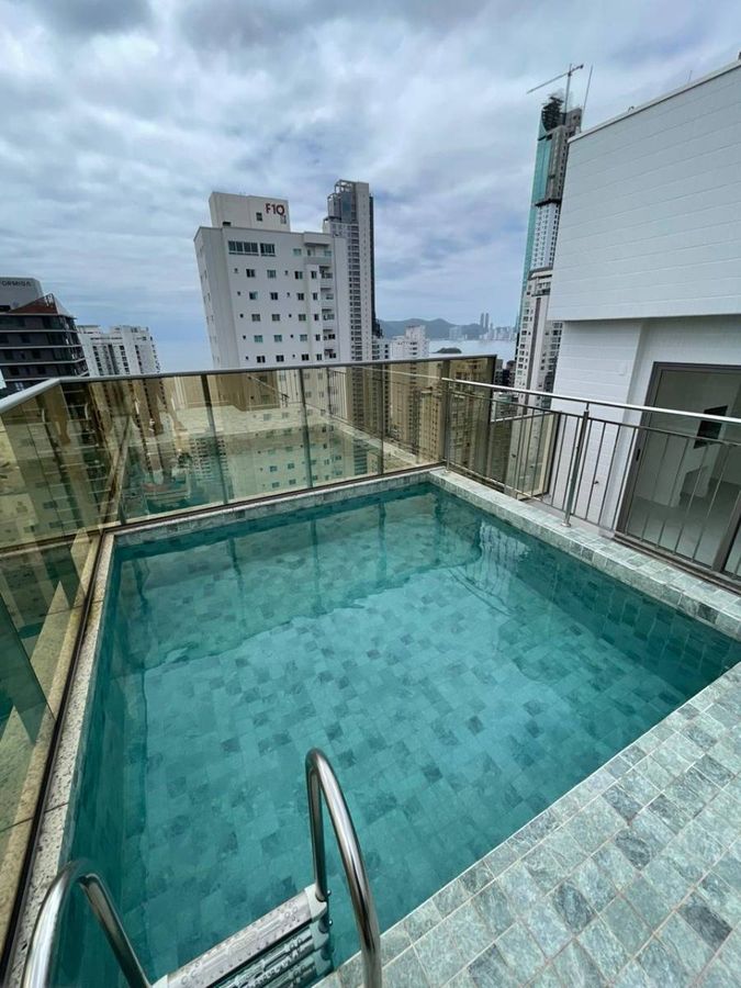 Cobertura à venda no Pioneiros: 