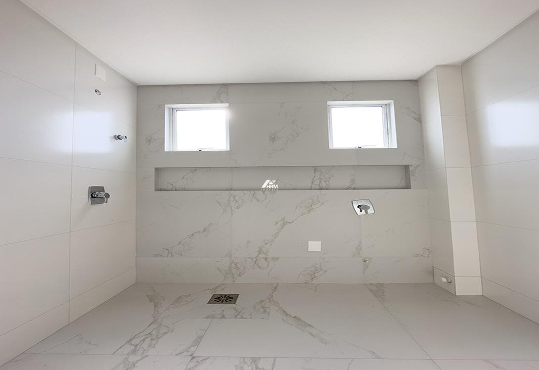 Apartamento à venda no Meia Praia: 