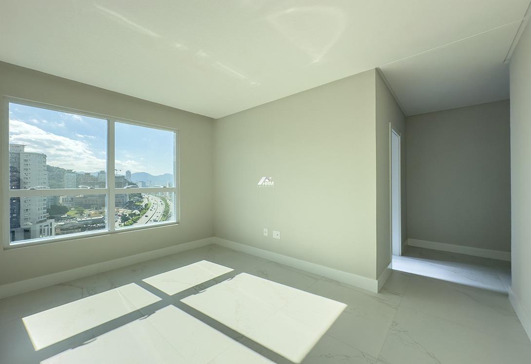 Apartamento à venda no Meia Praia: 