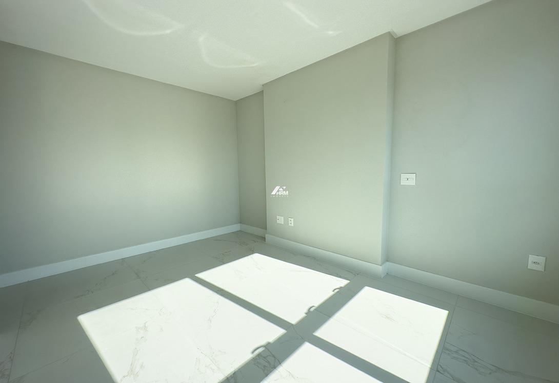 Apartamento à venda no Meia Praia: 