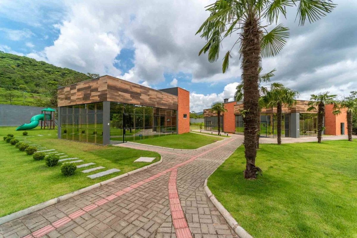 Terreno à venda no Rio do meio: 