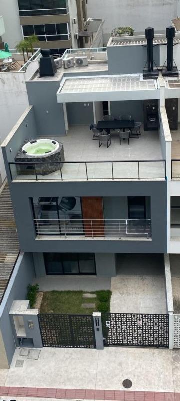 Casa à venda no Centro: 