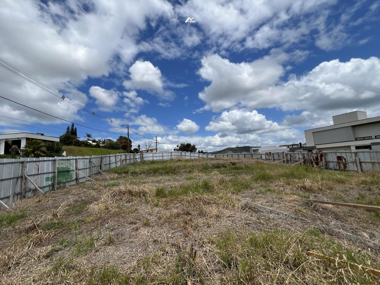 Terreno à venda no Santa Regina: 