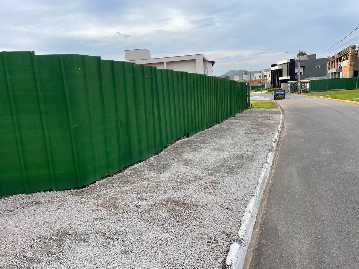 Terreno à venda no Santa Regina: 