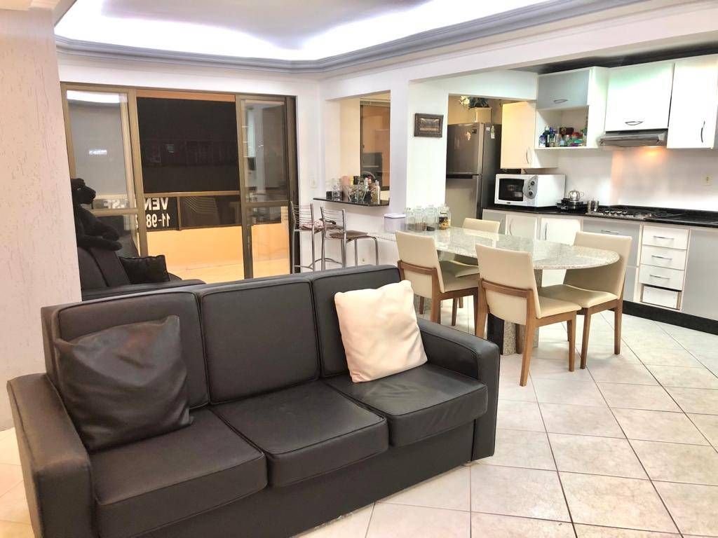 Apartamento à venda no Pioneiros: 