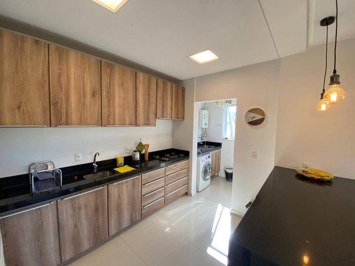 Apartamento à venda no Pioneiros: 