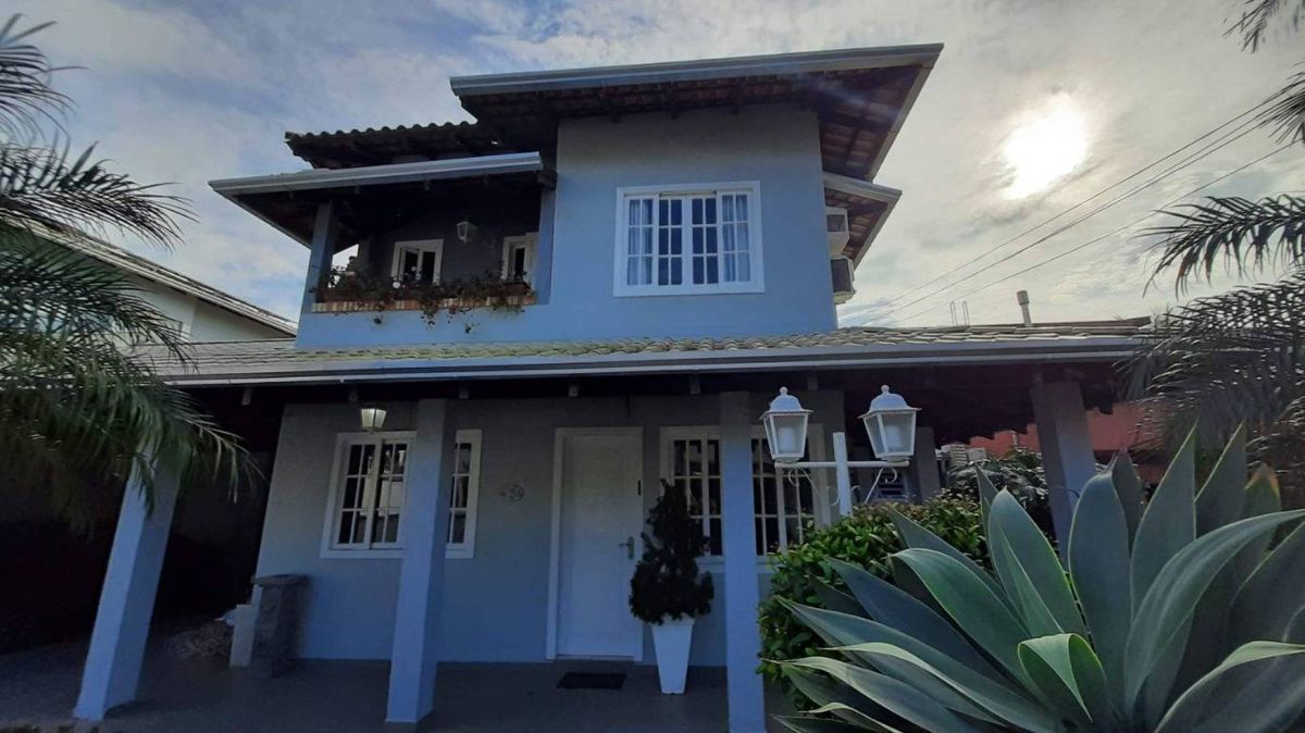 Casa à venda no Praia dos Amores: 