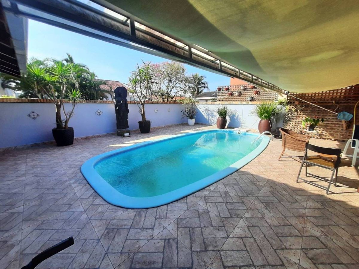 Casa à venda no Praia dos Amores: 