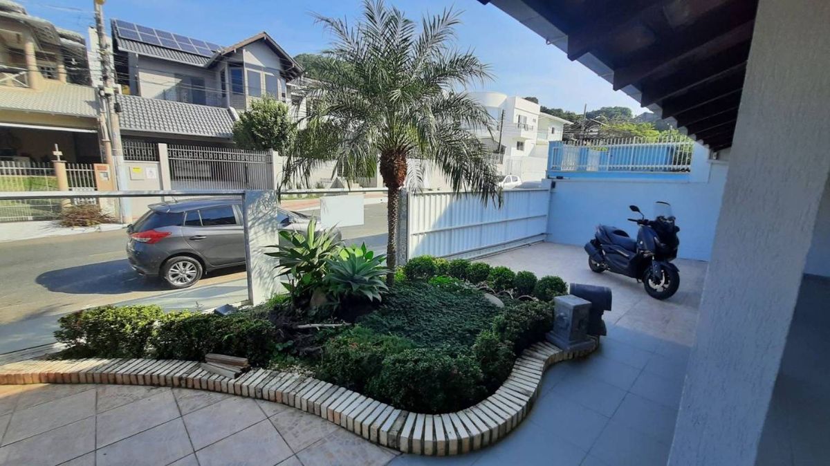 Casa à venda no Praia dos Amores: 