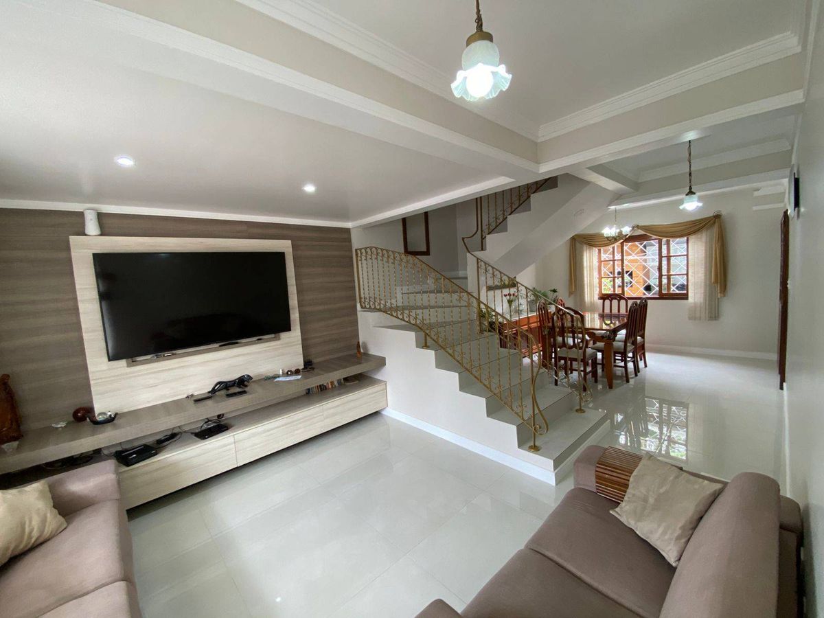 Casa à venda no Centro: 