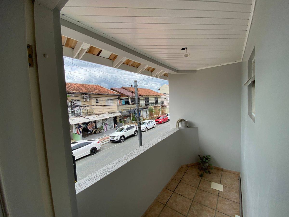 Casa à venda no Centro: 