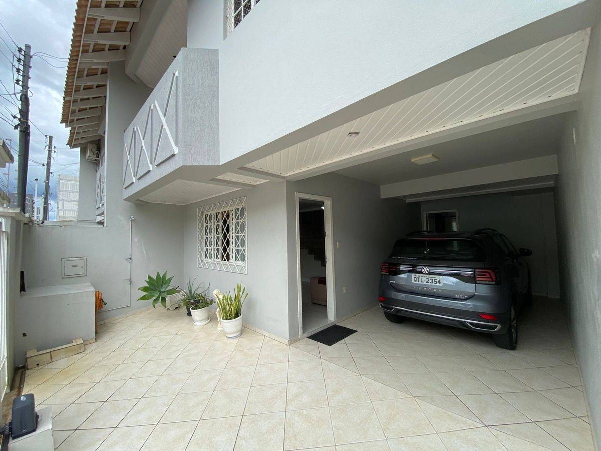 Casa à venda no Centro: 