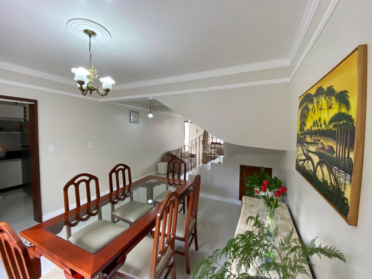 Casa à venda no Centro: 