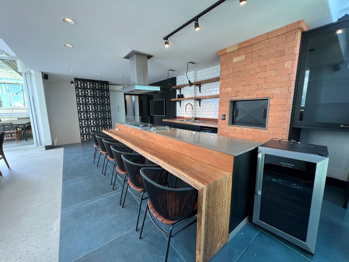 Apartamento à venda no Pioneiros: 