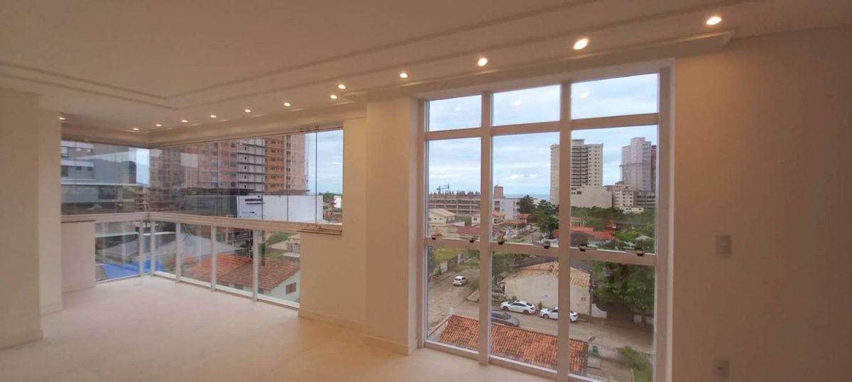 Apartamento à venda no Perequê: 