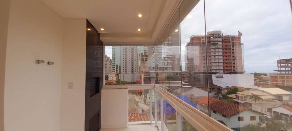 Apartamento à venda no Perequê: 