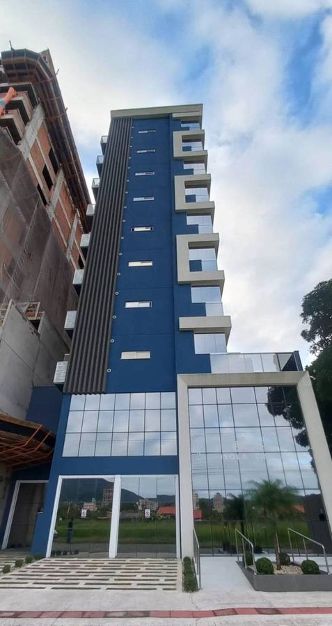 Apartamento à venda no Perequê: 