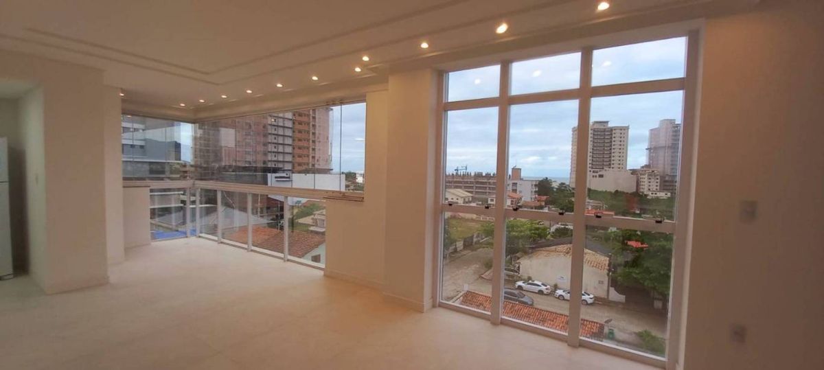 Apartamento à venda no Perequê: 