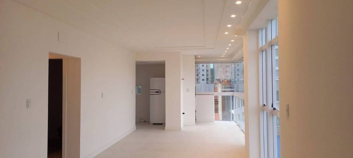 Apartamento à venda no Perequê: 