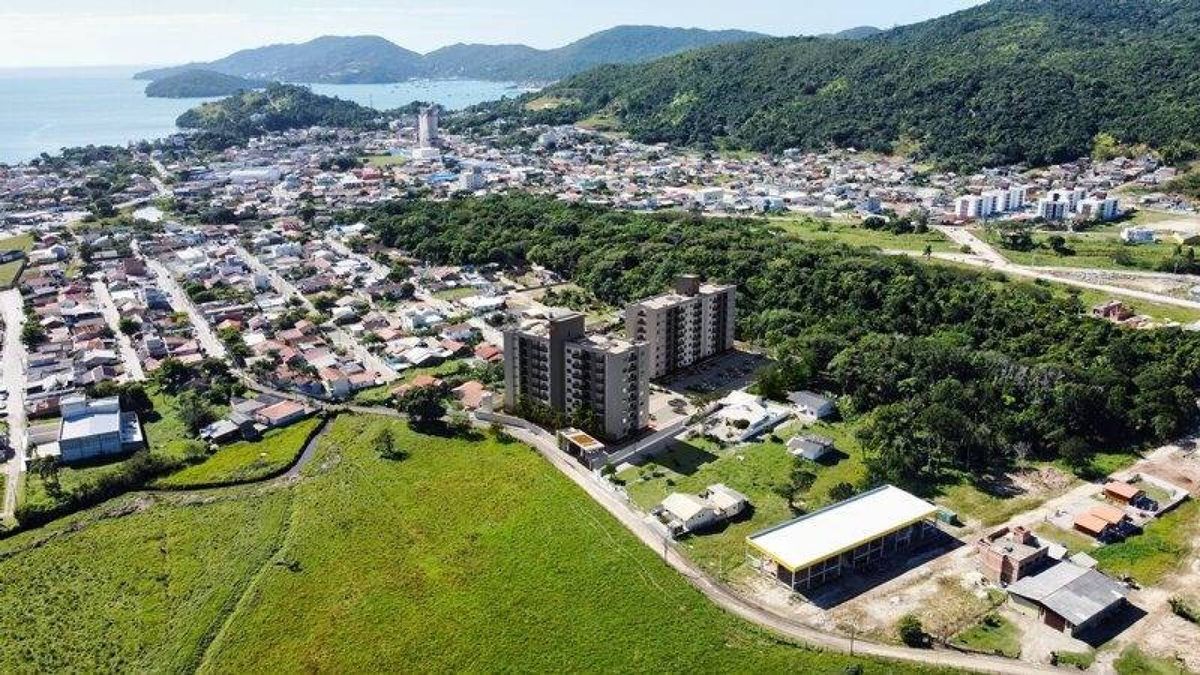 Apartamento à venda no Perequê: 