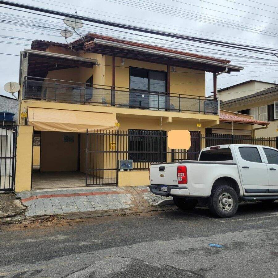 Casa à venda no Nações: 