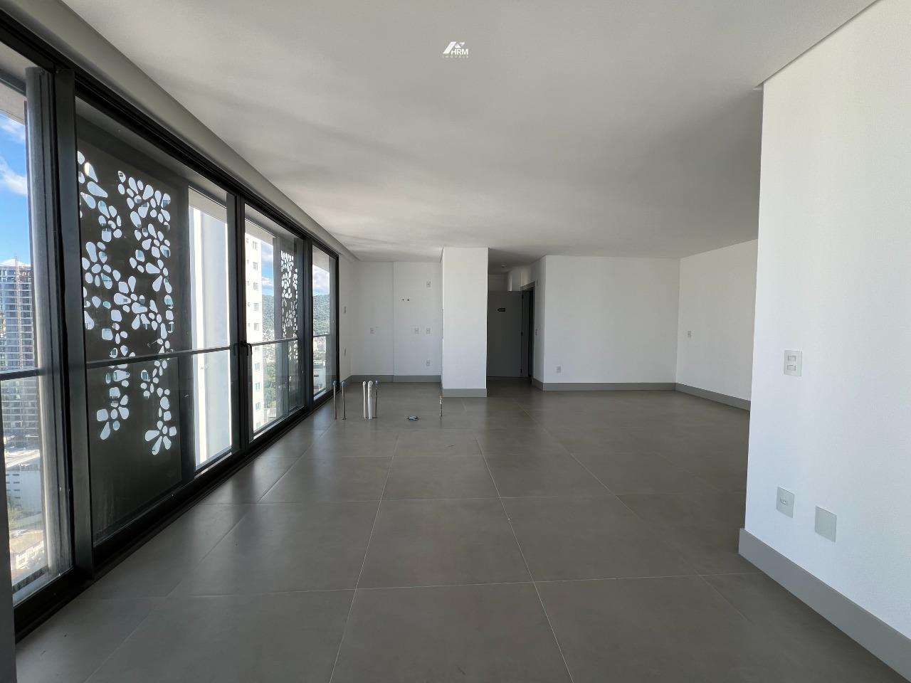 Apartamento à venda no Pioneiros: 