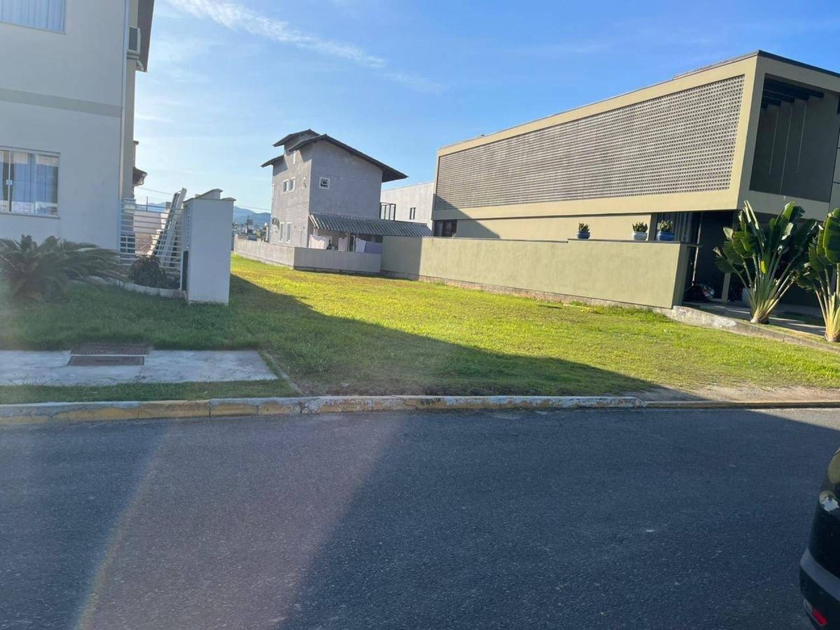 Terreno à venda no Santa Regina: 