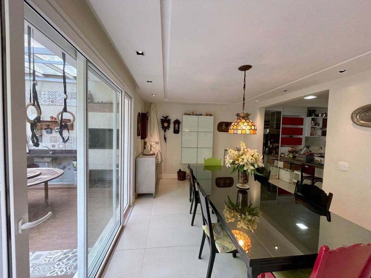 Casa à venda no Praia dos Amores: 