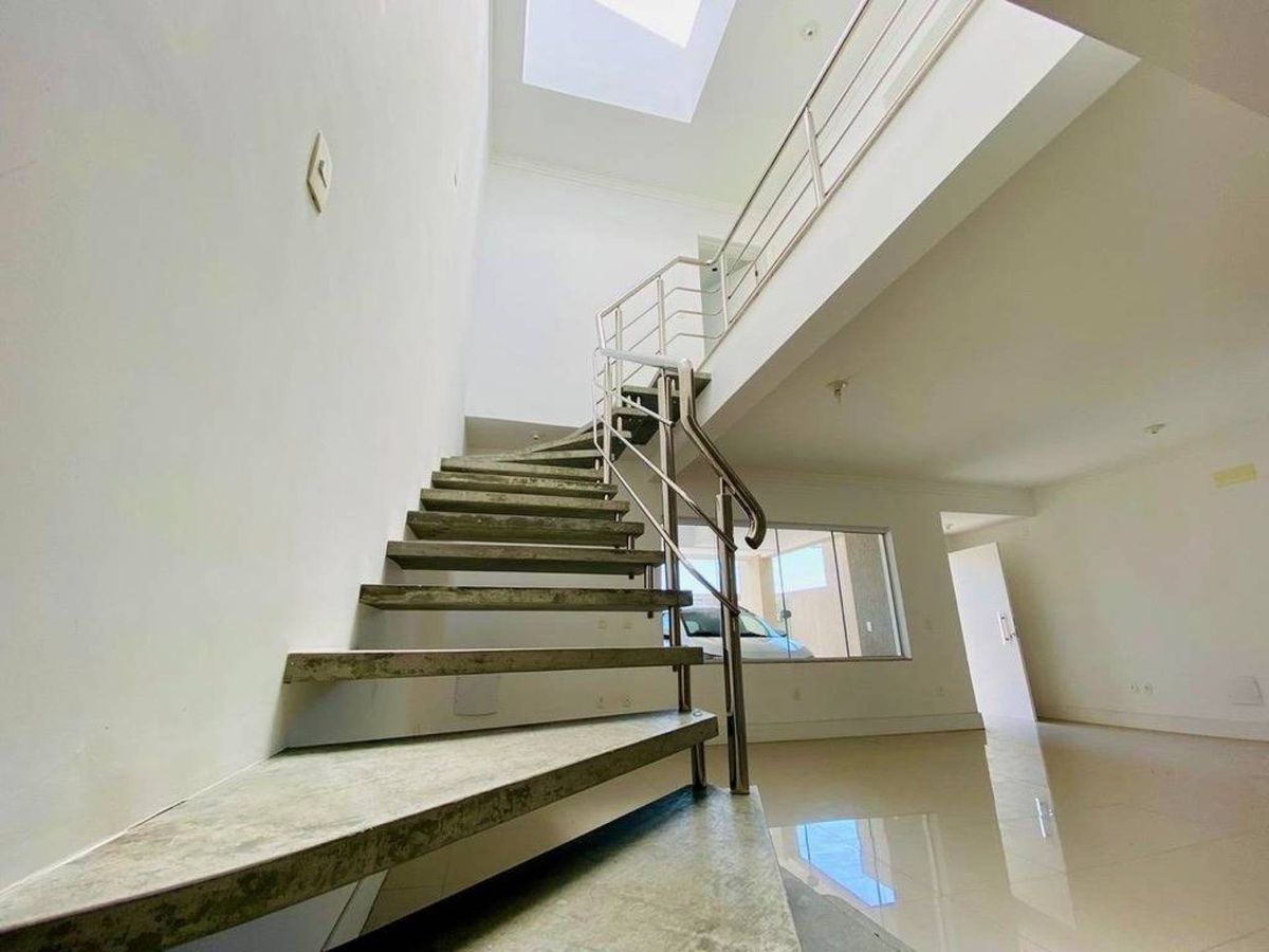 Casa à venda no Praia dos Amores: 