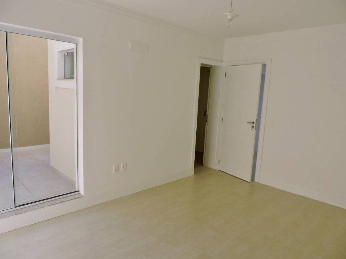 Casa à venda no Praia dos Amores: 