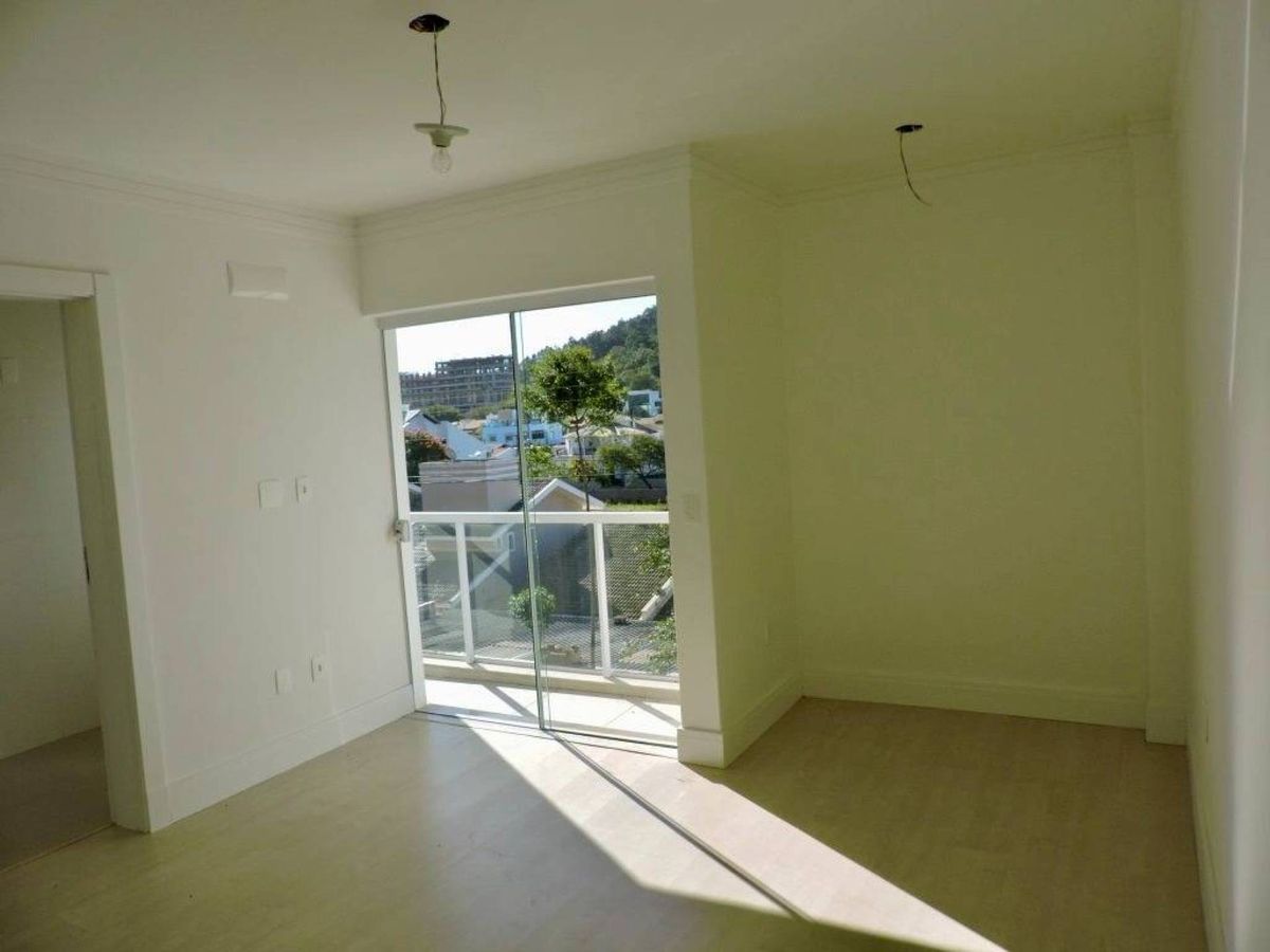 Casa à venda no Praia dos Amores: 