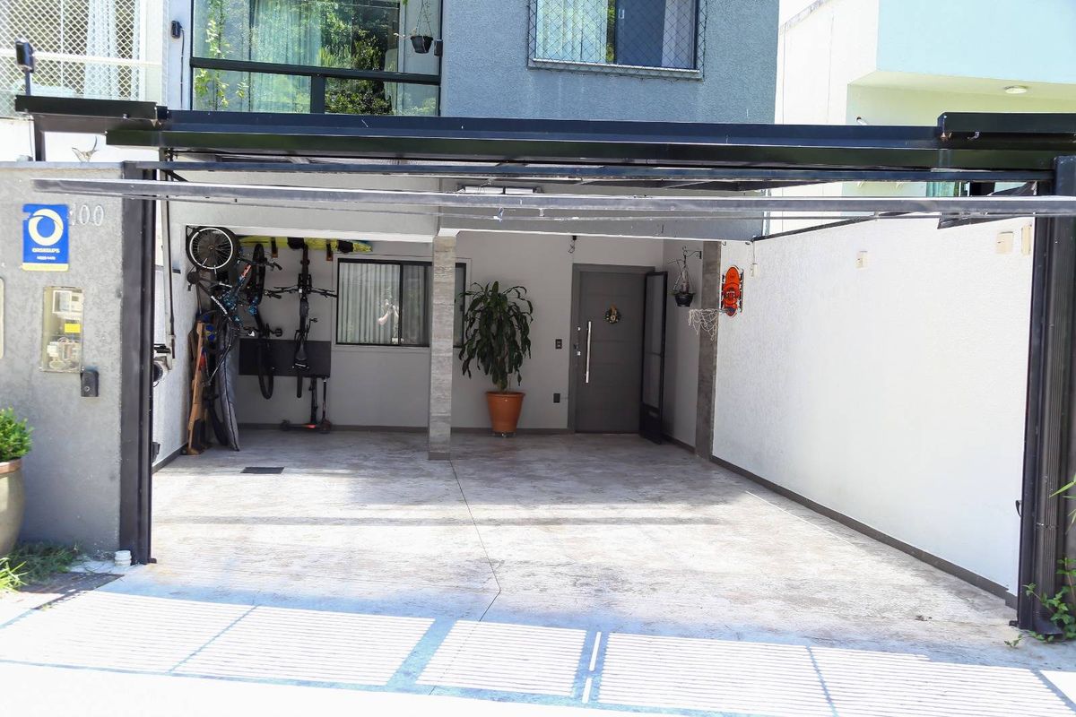 Casa à venda no Praia dos Amores: 