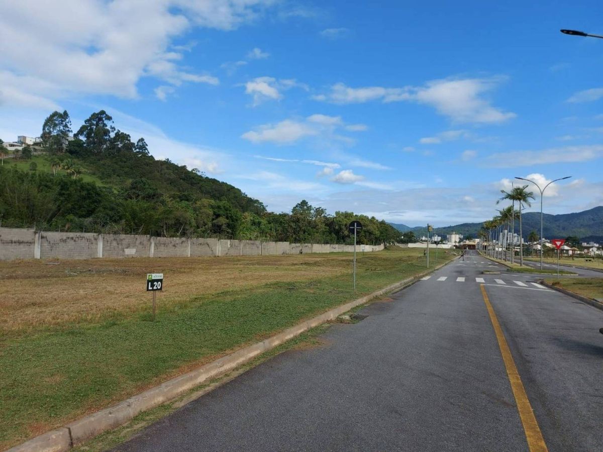 Terreno à venda no Rio do meio: 