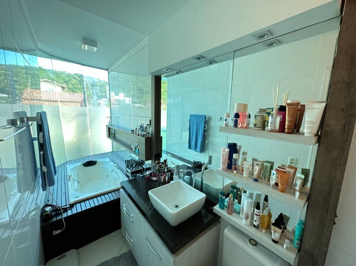 Casa à venda no Praia dos Amores: 