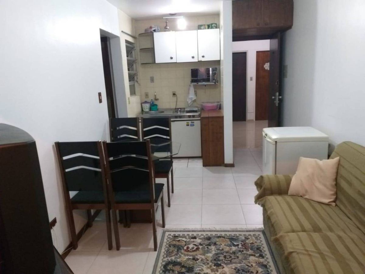 Apartamento à venda no Pioneiros: 