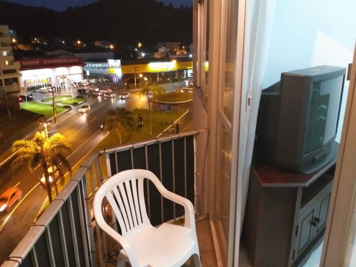 Apartamento à venda no Pioneiros: 